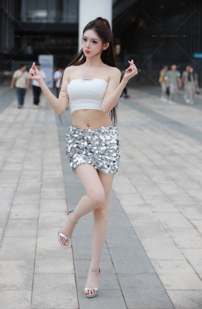 肤白貌美大长腿网红-粥粥酱【套图➕单反视频】 10P