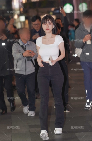 牛仔小妹