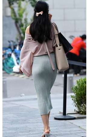 紧身长裙美女(23P)