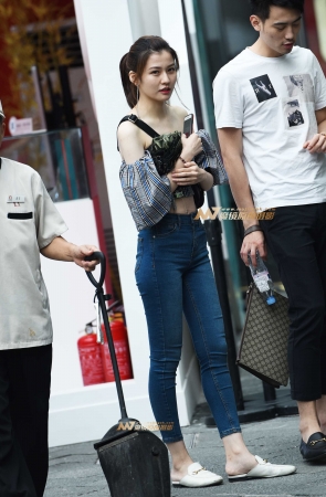 牛仔小妹