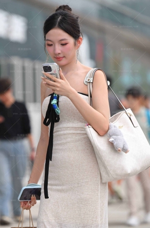 SH26-37-69√肖悦俩闺蜜