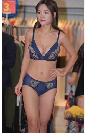 蓝色内衣模特美女(51P)