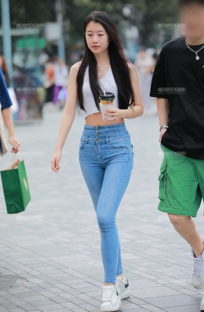 紧身蓝牛女友