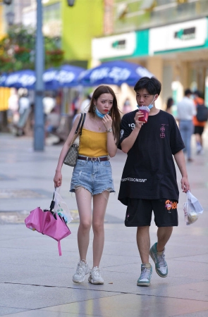 摄神街拍作品 - 肉丝女友，我也想陪她逛街