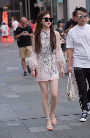 白白净净的大腿