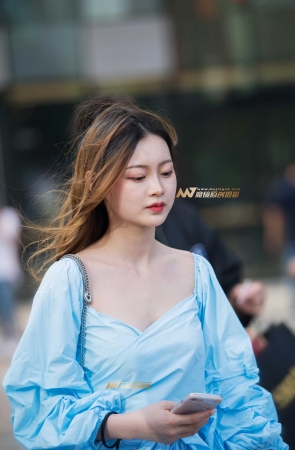 是谁拨动了你的长发