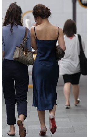 吊带长裙妹子(84P)