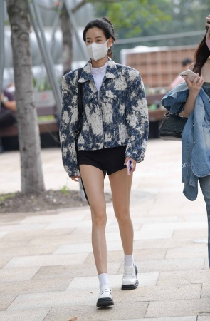 22923-14+62【上海时装周】热裤美腿 17P