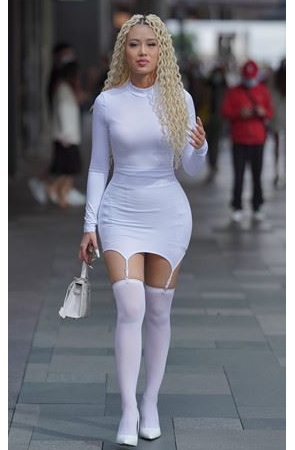 白色连体包臀裙妹子【套图+视频】