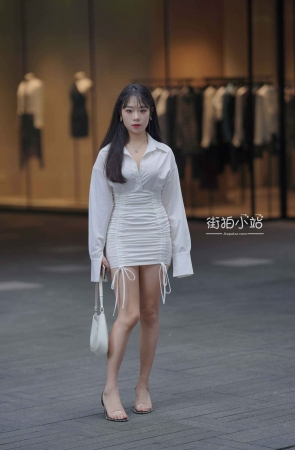 包臀白裙