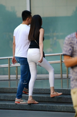 白裤妹子----（12P）