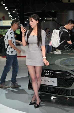 汗水湿了后背~