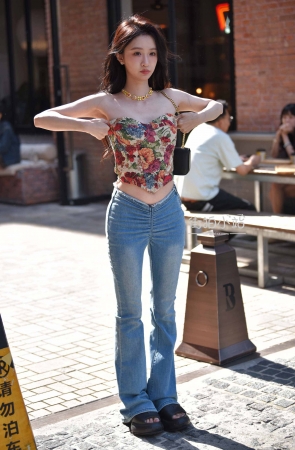 巧遇粉丝超百万的女主播