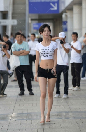 苗条细长腿小蛮腰小姐姐