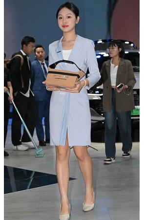 比亚迪展台美女(32P)