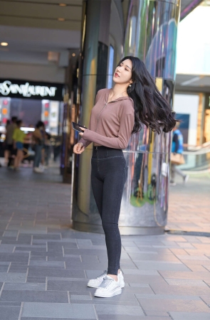 蜜桃紧牛小姐姐