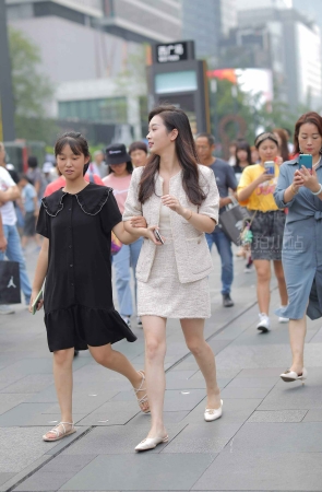 气质美女姐姐