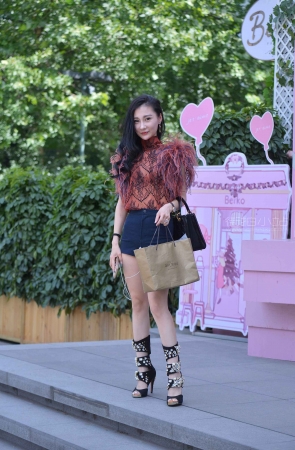 性感大长腿美女
