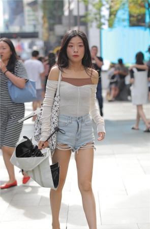 热裤女孩3A289[1G]