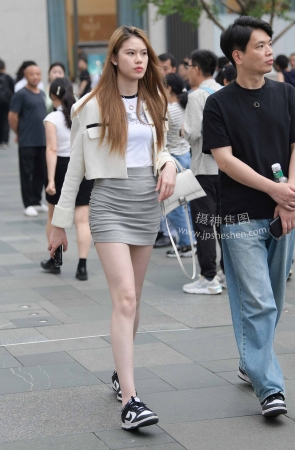 23617-3=109美腿女盆友 12P