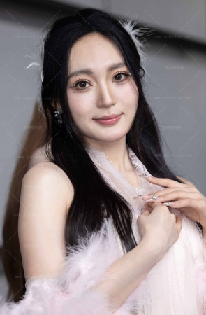 L1023-58P CMS昆山车展-超火的白白女神又来啦 7P