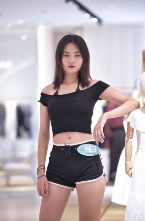 J179模特后台随拍