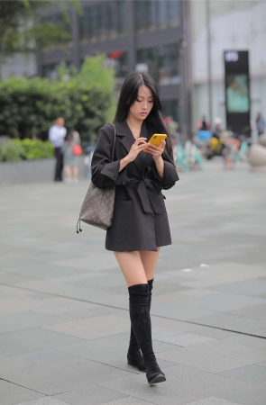 西装美腿长靴