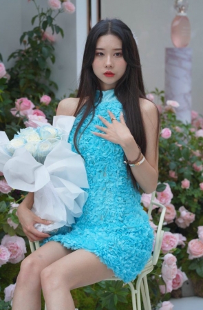 蓝色花裙 [144P-1.65GB]