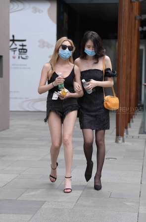 性感时尚街拍美女姐妹