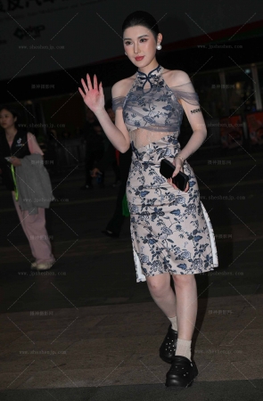 26320-18-73√小露娜下班了 9P