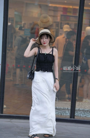 宽松白裤