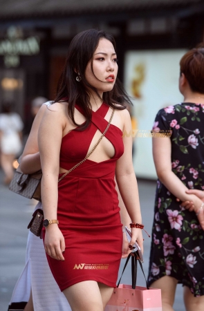 真空性感包臀裙