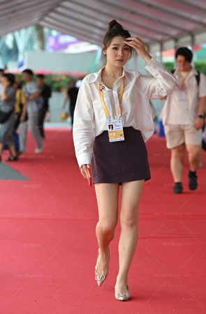 26415-20-70√小主控股公司职员 10P