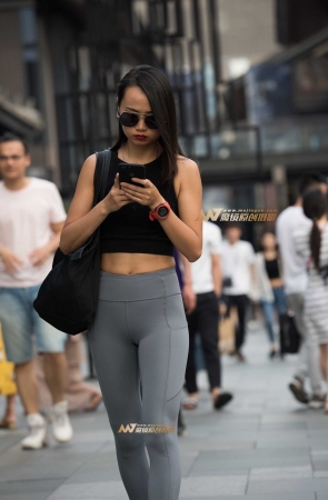 健身回来的小姐姐