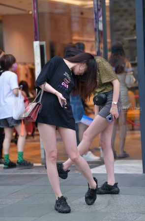 美女小姐妹