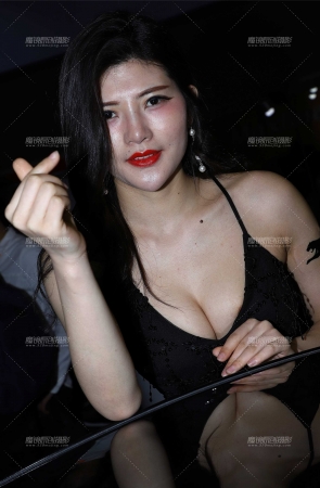 黑色蕾丝装