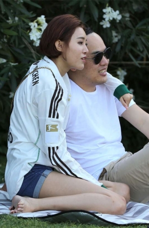 No1668 上苍眷顾，一个妩媚的女人长着一双羞花闭月级的美足