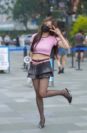 黑丝美眉