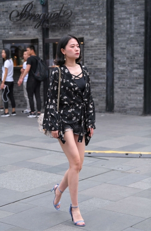 清新牛仔短裤碎花衣