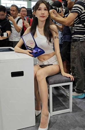 小闹C位拍摄肉丝白高手机4K3min