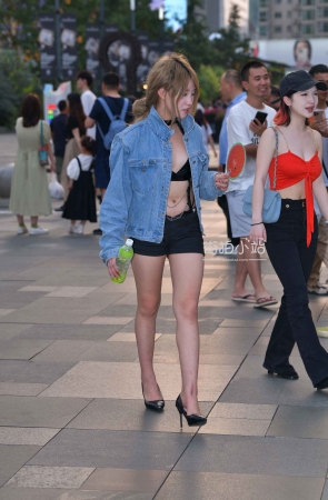 小蛮腰~
