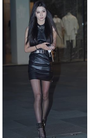 黑丝皮裙美女(170P)