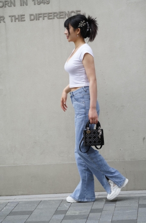 牛仔小妹