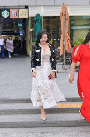 白色长裙白嫩凉高蕾丝美胸