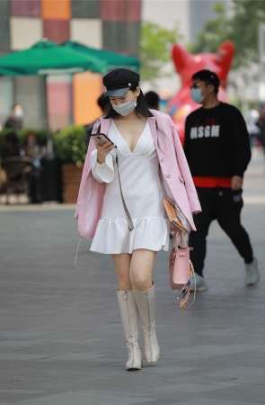 四九城嘎子街拍作品 - 性感美女一天两套服装