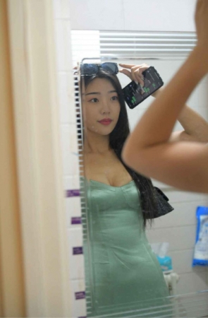 精选街拍作品 NO.1123 一始街拍作品 – 夜拍绿色长裙美女[397P/505MB]