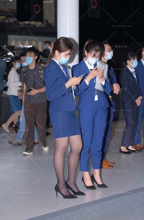 宝马的销售员小姐姐