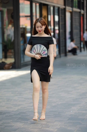 街拍黑色群小姐姐