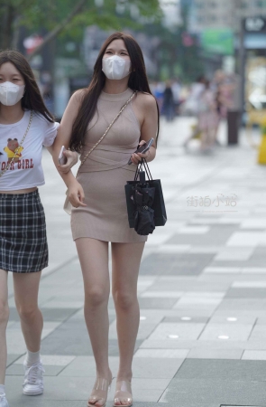 逛街美女