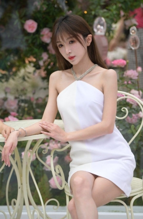 甜美白色连衣裙 [77P-1.56GB]